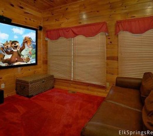 A Mountain View Theater Lodge Holiday home