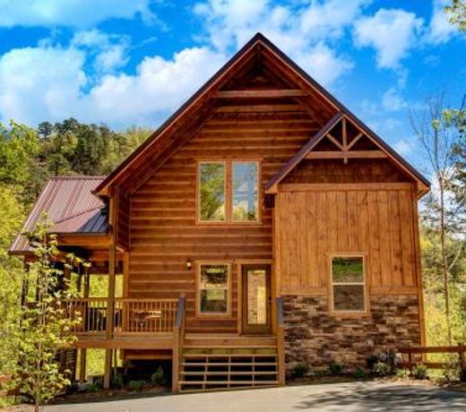 IncomBEARable Luxury Home