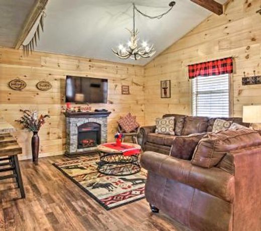 Red Moose Lodge Mtn Getaway with Hot Tub and Deck!