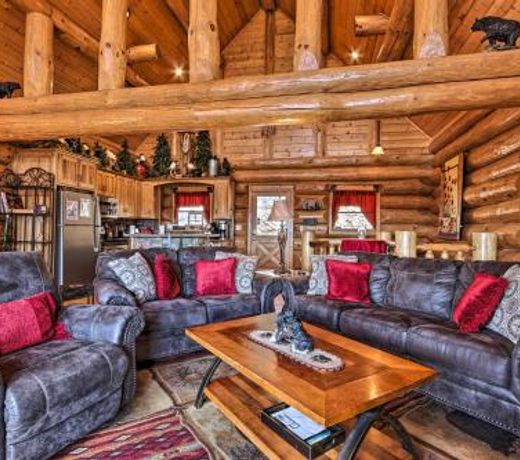Lodge Mahal Mountain Home with 2 Decks and Hot Tub!