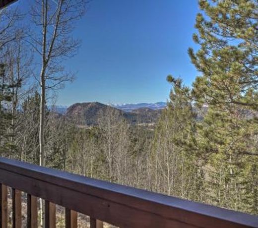 Mountain Paradise with Grill, WiFi and Stunning Views!