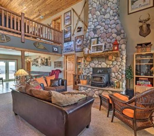 Amenity-Packed Cabin with Game Room and Mtn Views