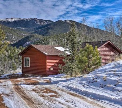 Secluded Divide Cabin with Hot Tub and Gas Grill!