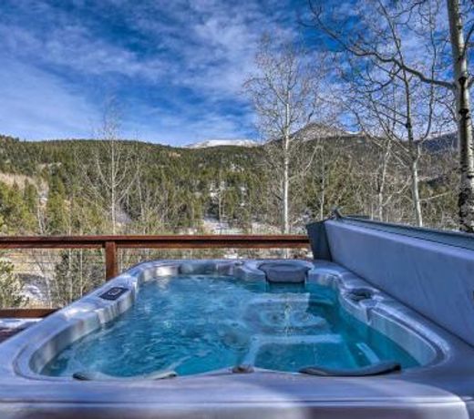 Secluded Divide Cabin with Hot Tub and Gas Grill!