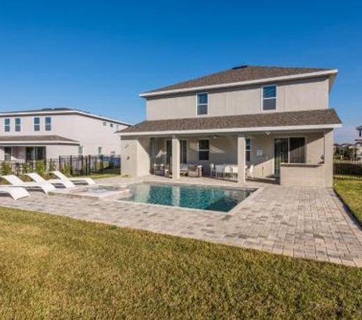 Striking Home with Games & Outdoor Kitchen near Disney - 7742F