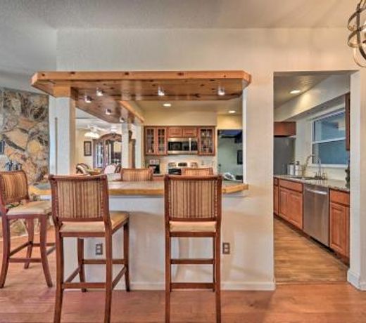 Central Florida Escape on 5 Acres with Grill and Pool!