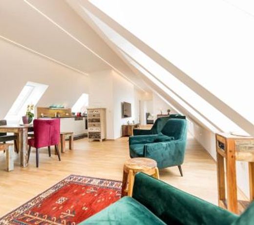 GroÃe Dachgeschosswohnung im Herzen von Graz