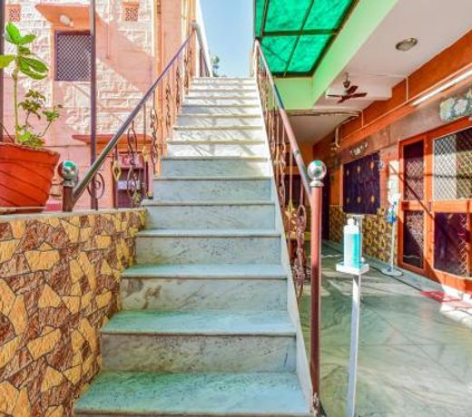 OYO 78458 Dev Villas Guest House