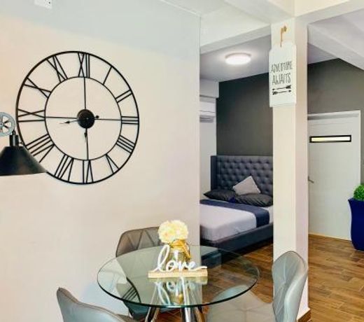 Modern Suite #2 Pasavento