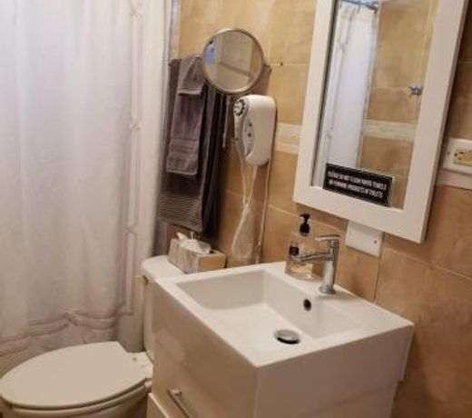 Cozy apt of 2BR with Jacuzzi and Parking
