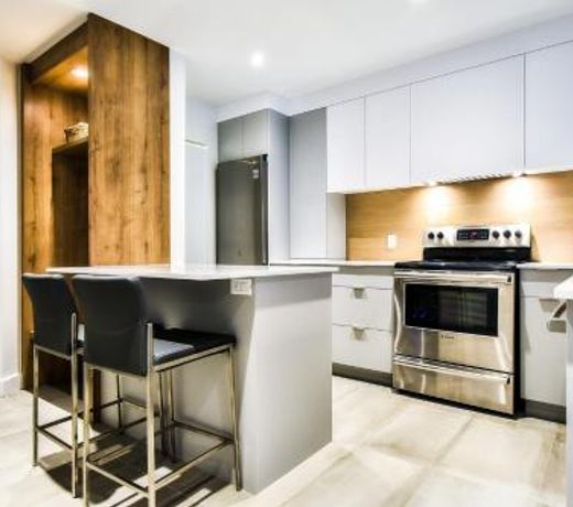 Chic Mt-Tremblant Condo with View on the Lake
