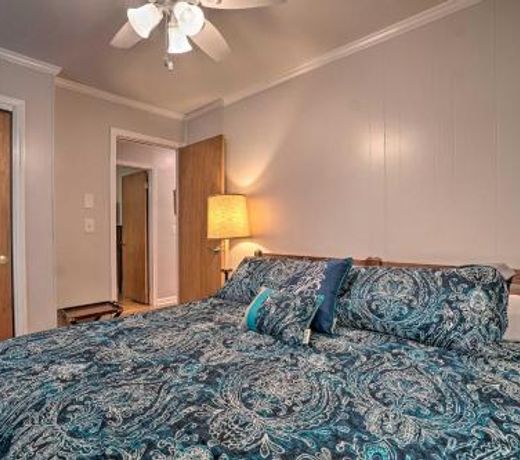 Sunny Lake Hartwell Home with Private Boat Ramp