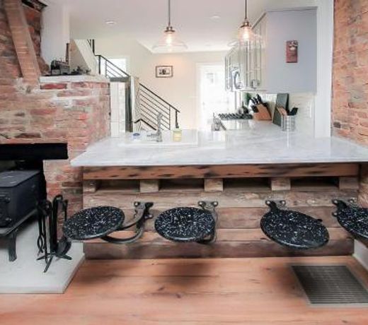 Urban Lodge, Rustic-Chic Retreat Steps from Frankford Avenue