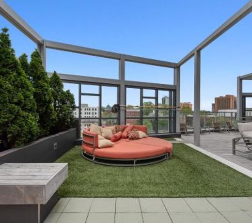 Impeccable 1BR in Beautiful Building