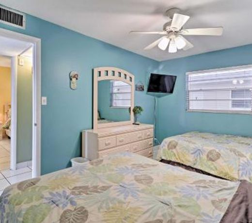 Oceanfront Indian Shores Condo with Pool!