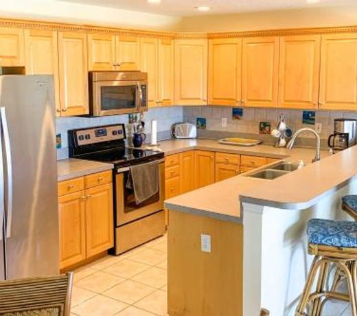 Indian Shores Condo with Balcony, Walk to Beaches!