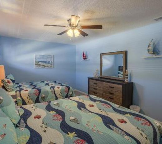 Beautiful Seashell Condo with Pool