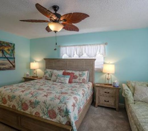 Beautiful Seashell Condo with Pool