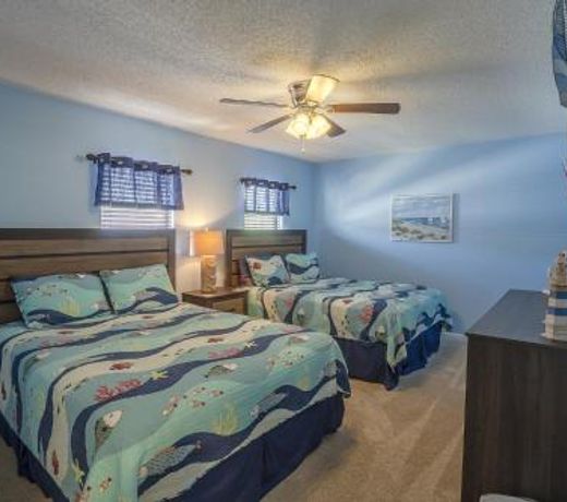 Beautiful Seashell Condo with Pool