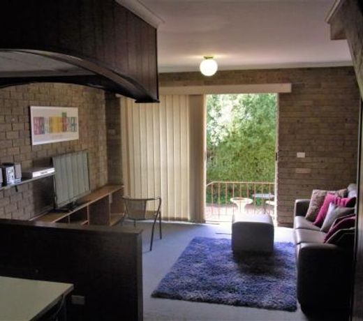 A Furnished Townhouse in Goulburn