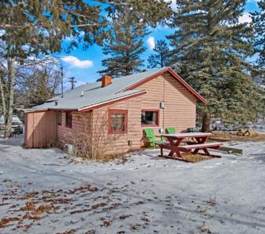 Monarch Cabin
