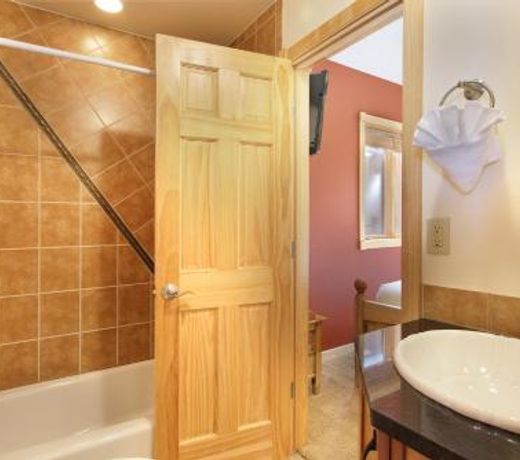 Chiefs Head Peak 21B Condo