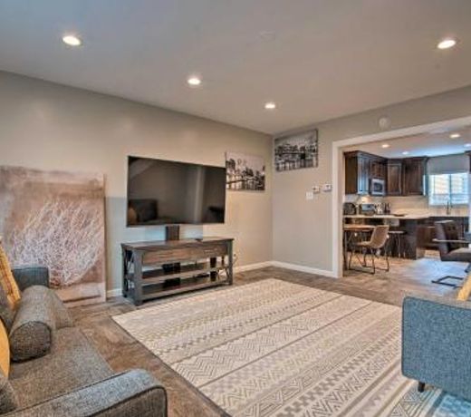 West Coast Casa Walk to Metro Stop and 4 Mi to LAX!