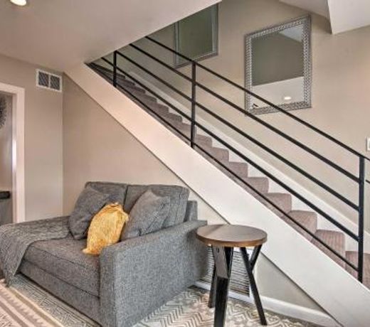 West Coast Casa Walk to Metro Stop and 4 Mi to LAX!