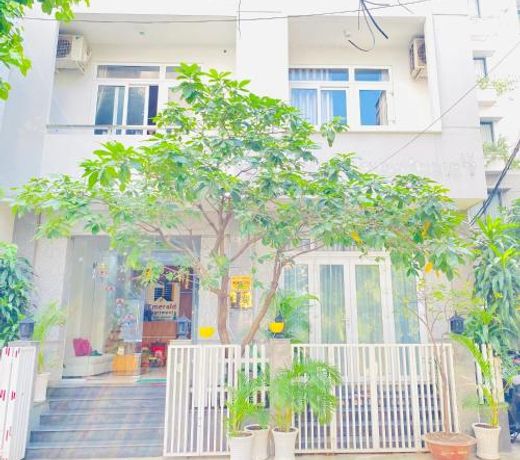 EMERALD APARTMENTS