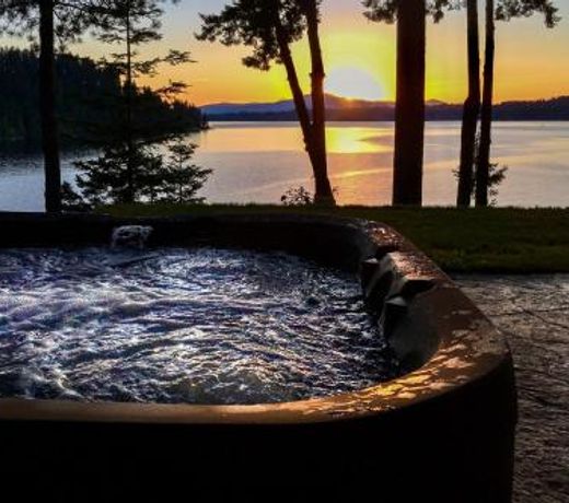 Hayden Lake Luxury