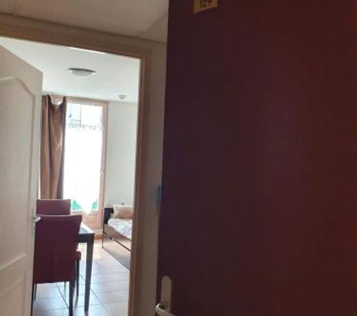 Joli appartement T2 dans residence avec piscine, hammam et parking gratuits