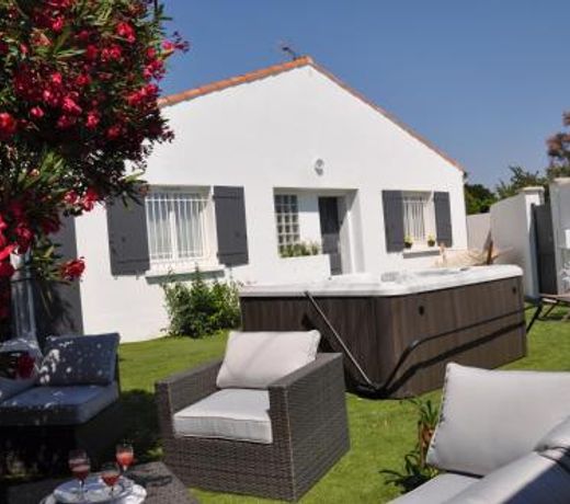 Holiday in Arles -Villa Jacuzzi