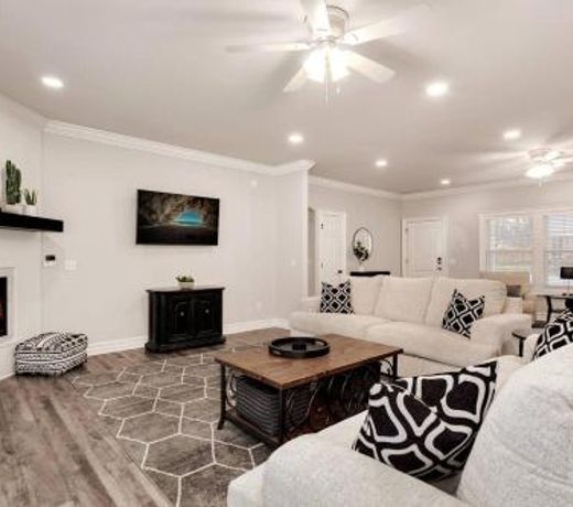 Modern Farmhouse - 2 Minute Bike to Slaughter Pen Trailhead - DTWN Bentonville