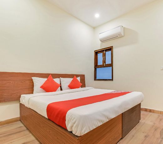 OYO Flagship 77760 Krishna Living