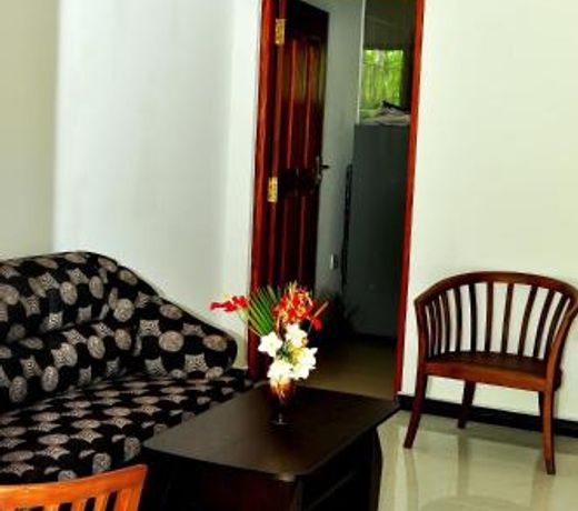 Nethmi Villa