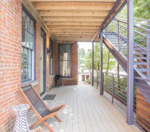Funky Fresh 1 Bedroom, Perfect for Business or Leisure