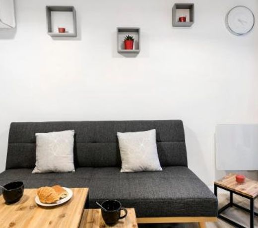 Refurbished Central Paris Flat by GuestReady