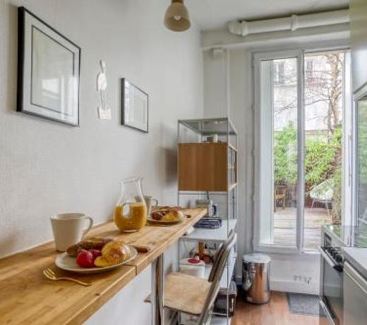 Hidden Abode with Large Patio in Buttes-Chaumont - PARIS