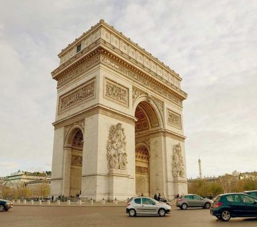 Alma-Eiffel Tower