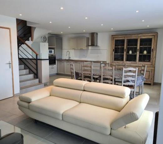 Gite St Ladre climatise 6 personnes, 3 CH, 3 SDB proche Paris, CDG, Villepinte Parc des Expos, Senli