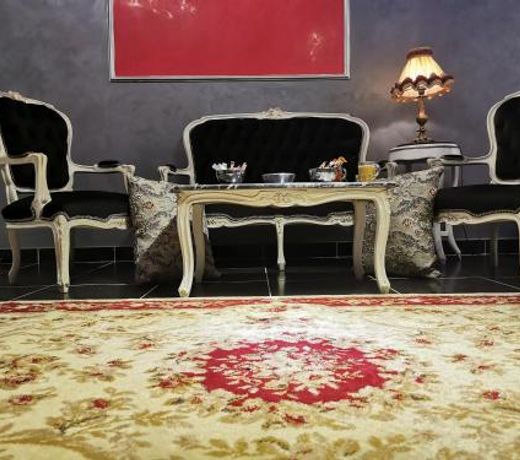 Chic Apartment 1