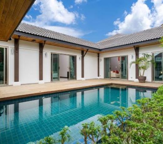 3-4 bedrooms villa in secure estate in 2km from Nai Harn beach