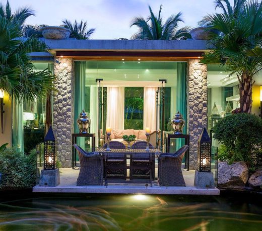 Villa on the Rocks, 4 bedroom, Surin Beach, Phuket