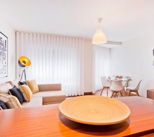 BmyGuest - Central Garage Apartment