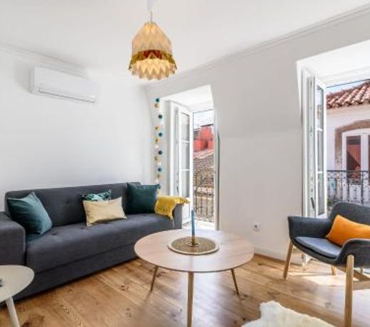 Beautiful Apartment with balcony by GuestReady