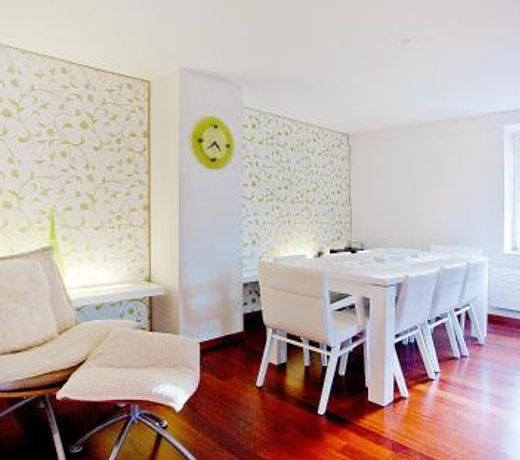 Presidental Suite Apartment by Livingdowntown