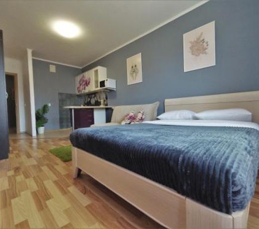 flowers apartment