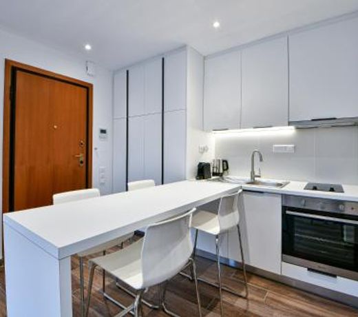 Newly-Luxury-Renovated Suite in Glyfada Centre