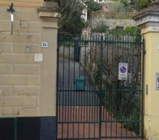 Casa Tra Il Verde E Il Blu