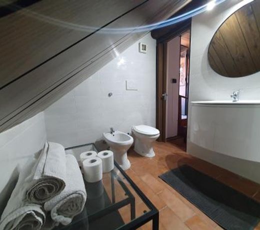 Typical mountain mansarda close to Fiera Rho Milano MIND